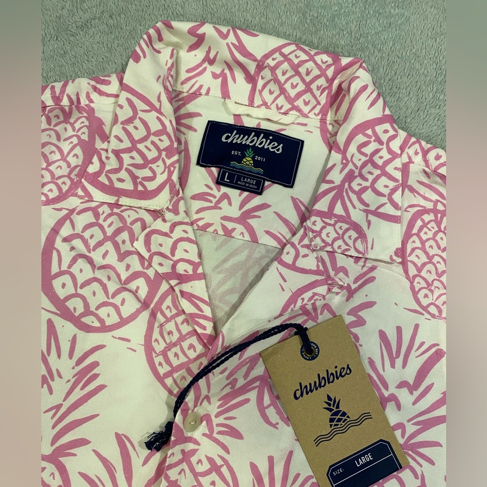 Chubbies The Pink Voids Golf casual button front shirt White Pink LARGE